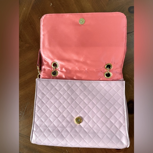 🎀Quilted Hello Kitty Crossbody Purse🎀 - Picture 5 of 7